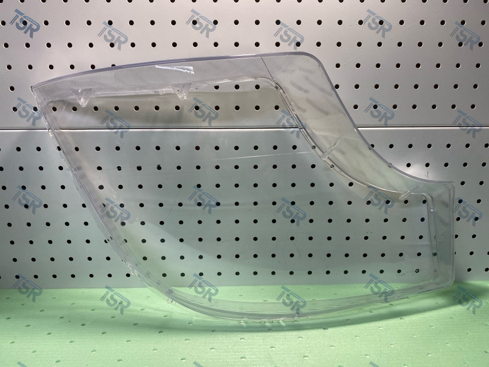 Стекло фары правой