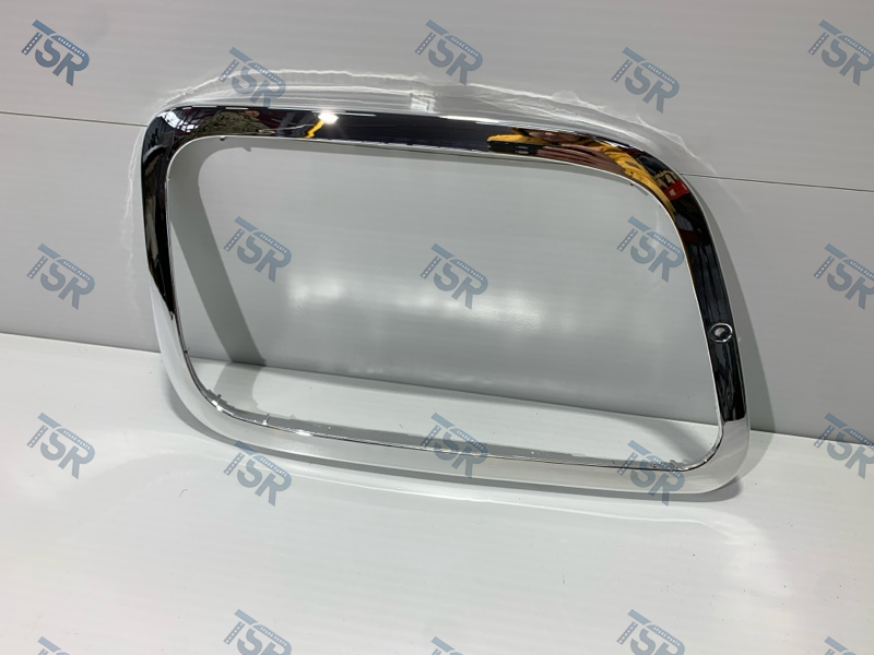 Рамка облицовка фары правая