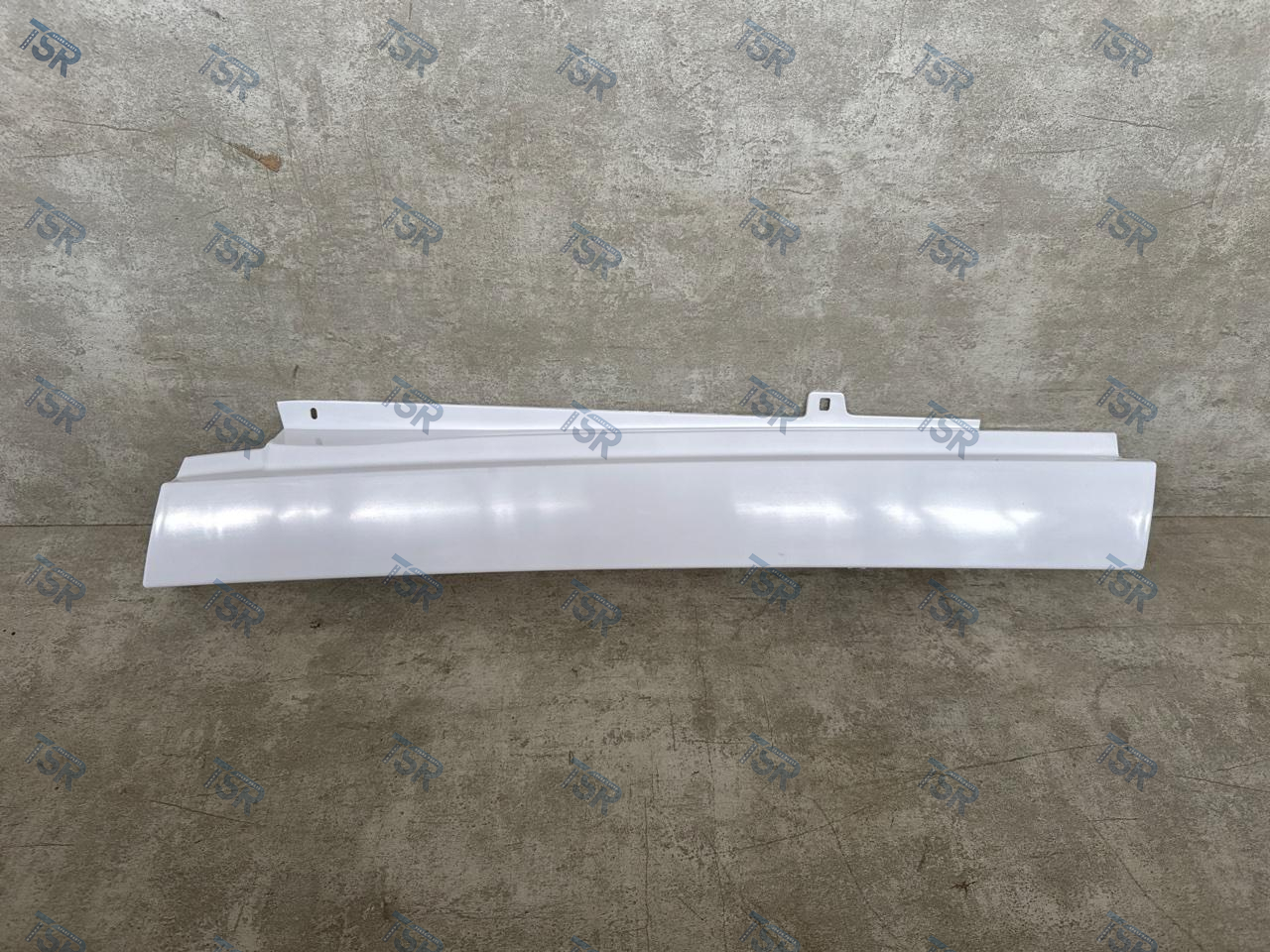 Панель капота правая