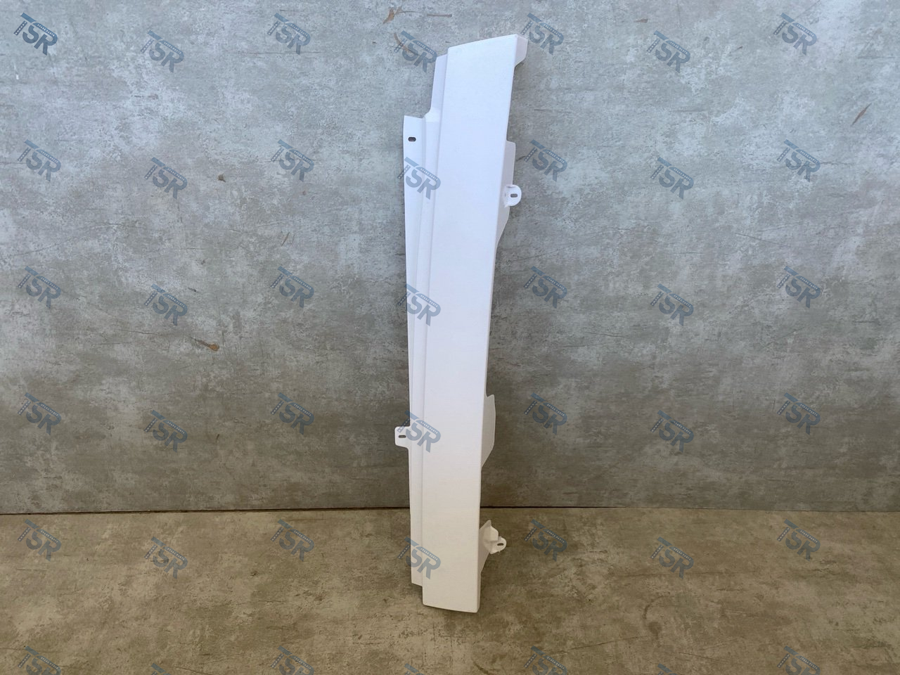 Накладка стойки двери кабины