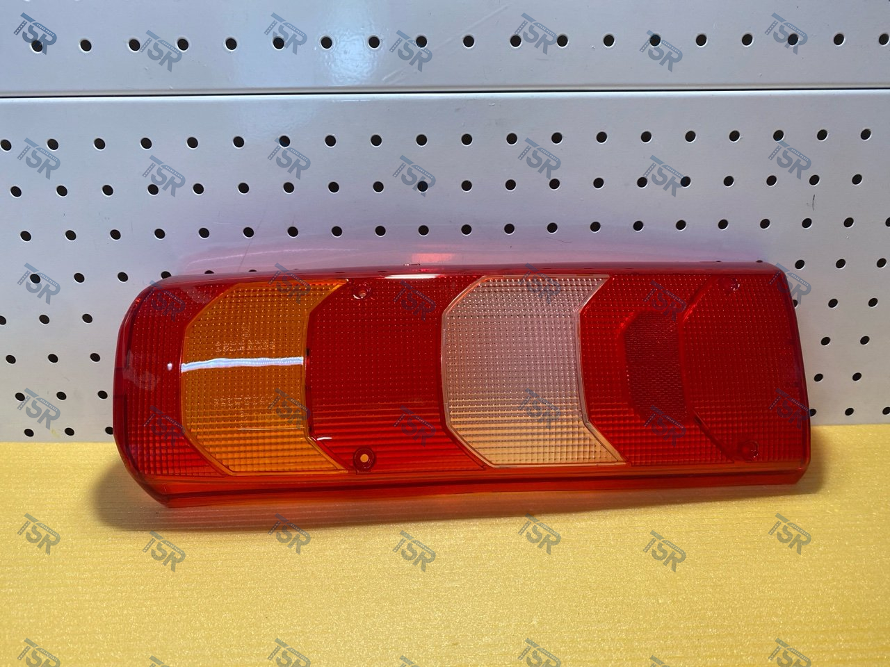 Стекло заднего фонаря