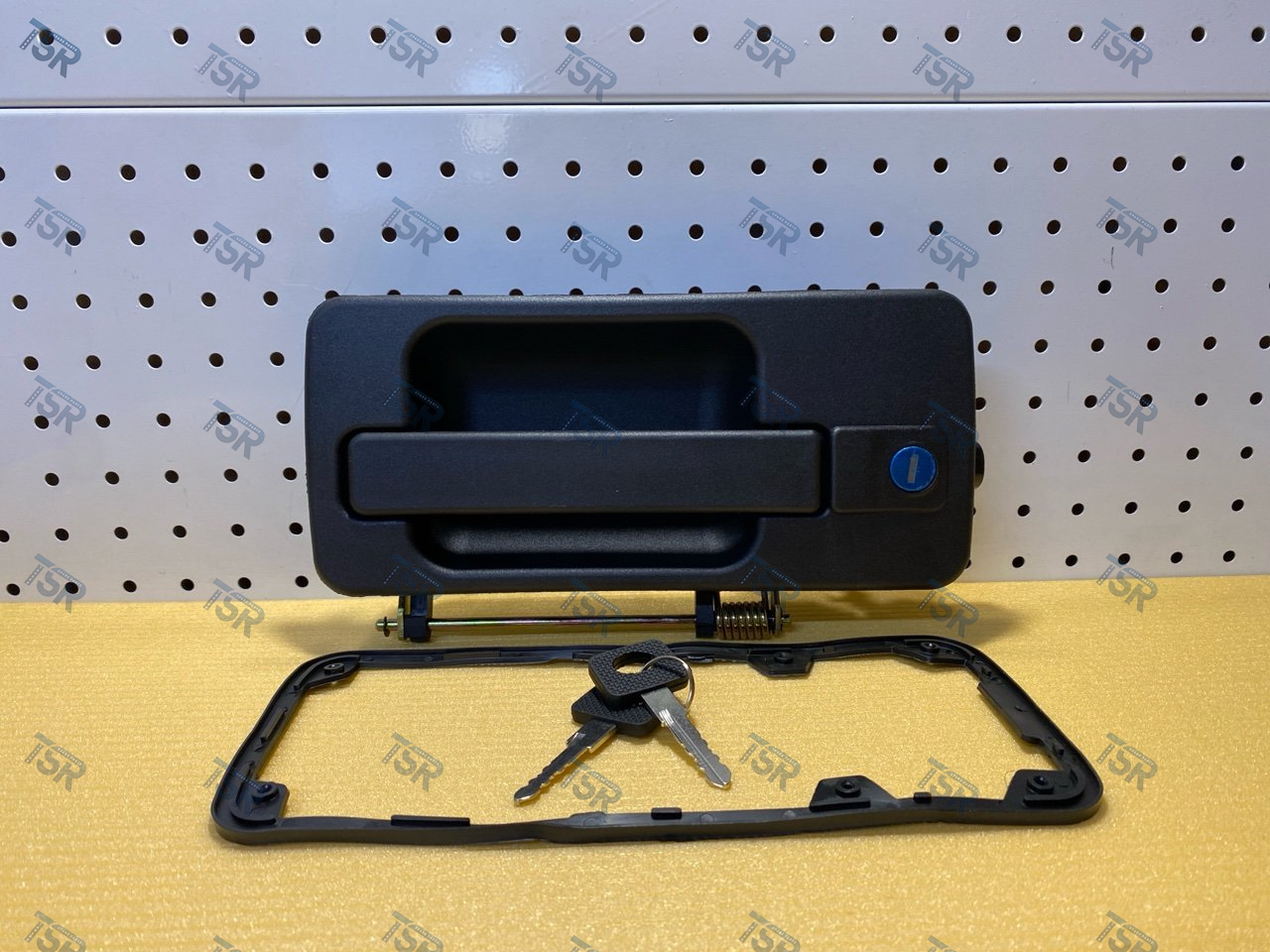 Ручка двери наружная левая