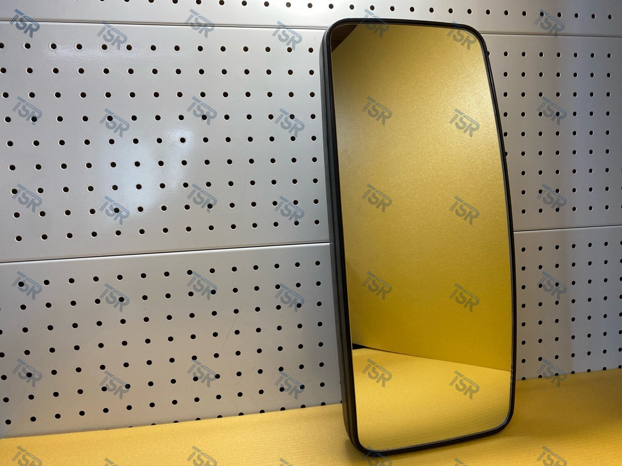 Зеркало заднего вида с ручной регулировкой и подогревом