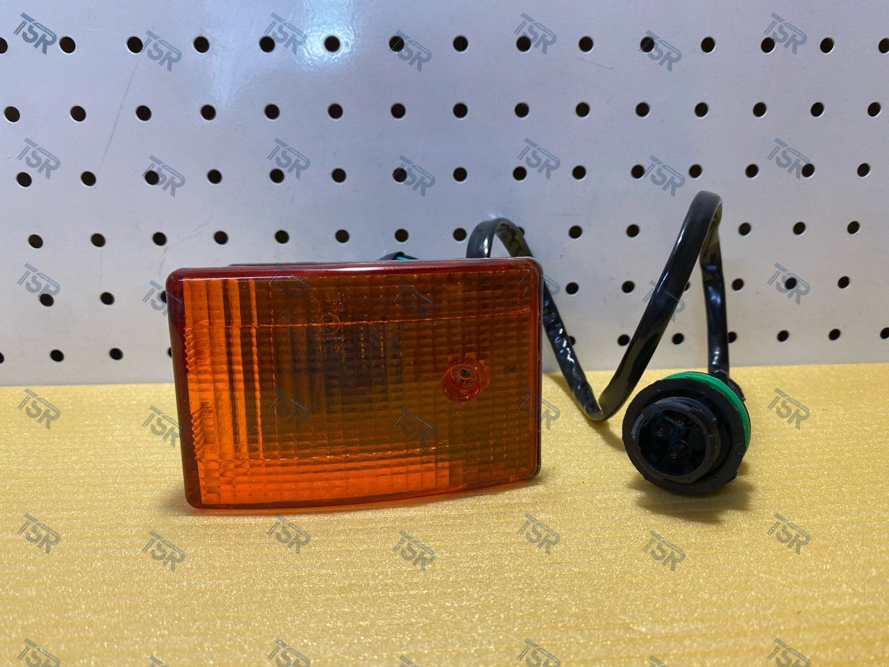 Фонарь поворота левый