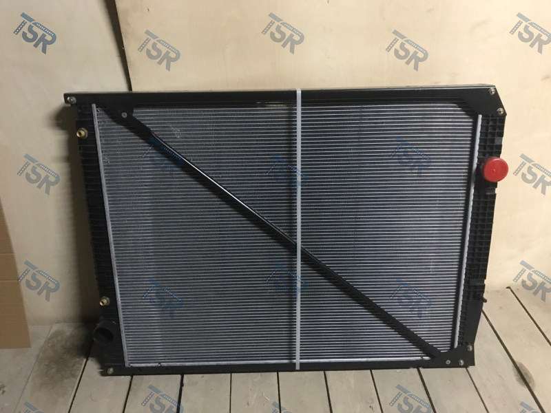 Радиатор охлаждения двигателя