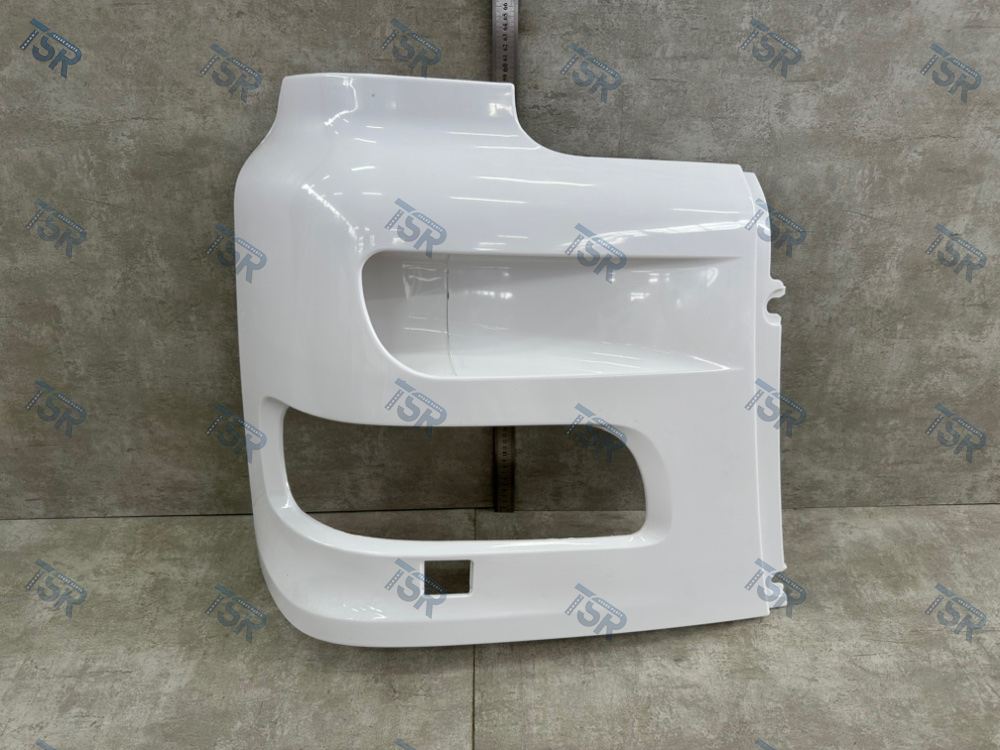 Облицовка фары правая