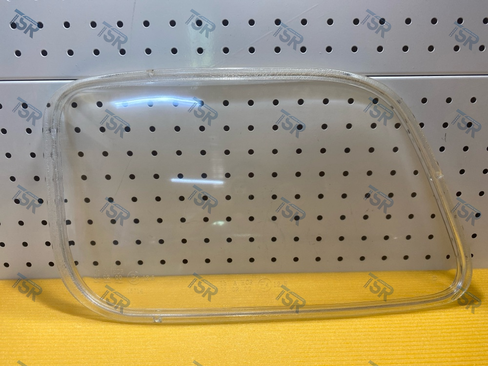 Стекло фары правое