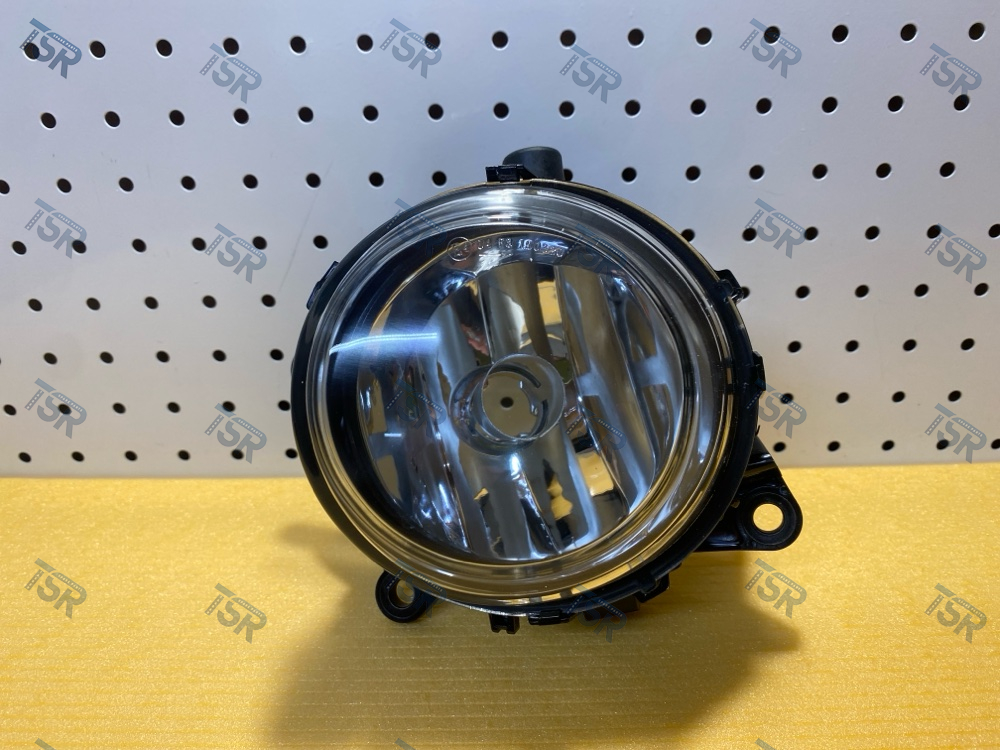 Фара противотуманная левая