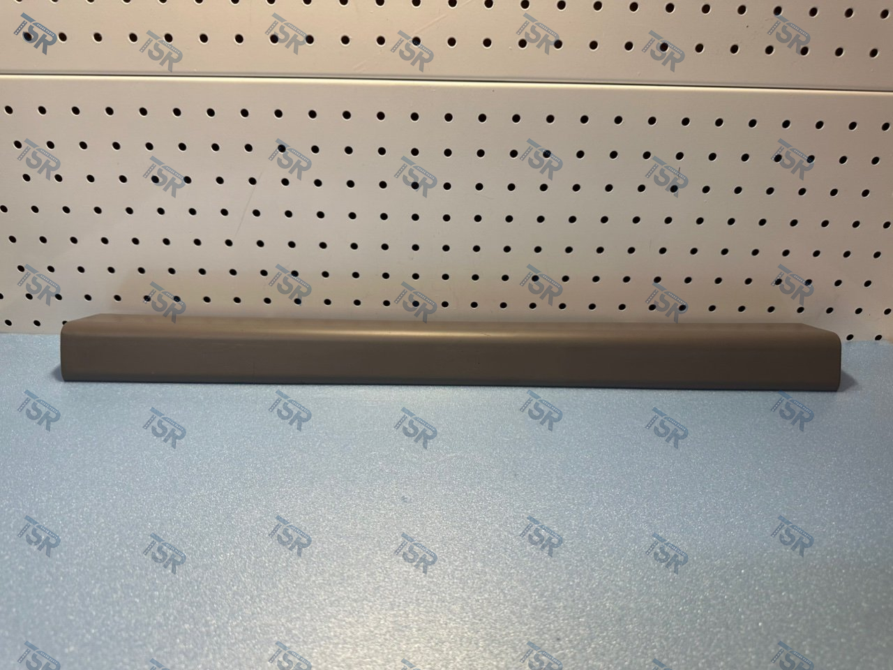 Бампер центральная часть