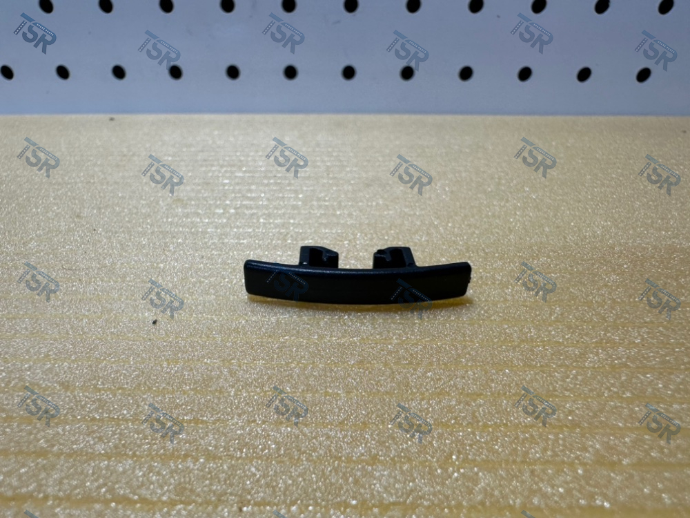 Клипса пластмассовая