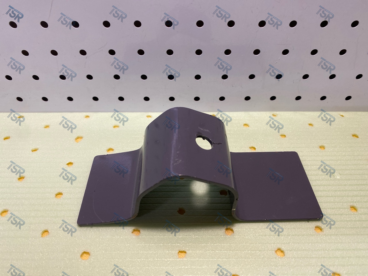 Кронштейн крепления крыла