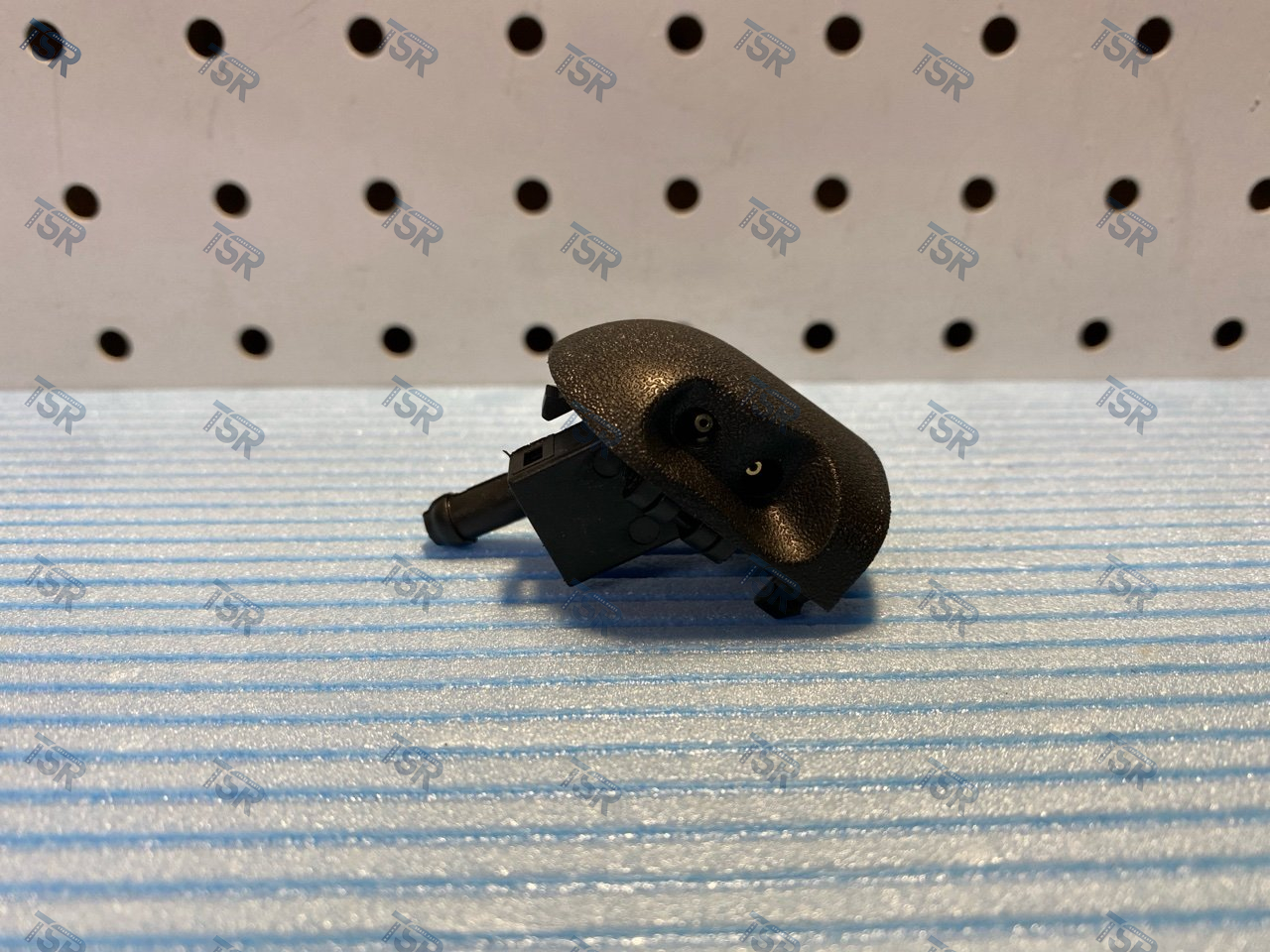 Форсунка омывателя лобового стекла