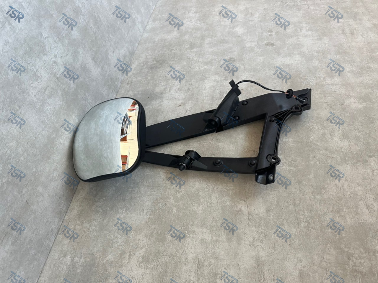 Зеркало переднего обзора c скронштейном
