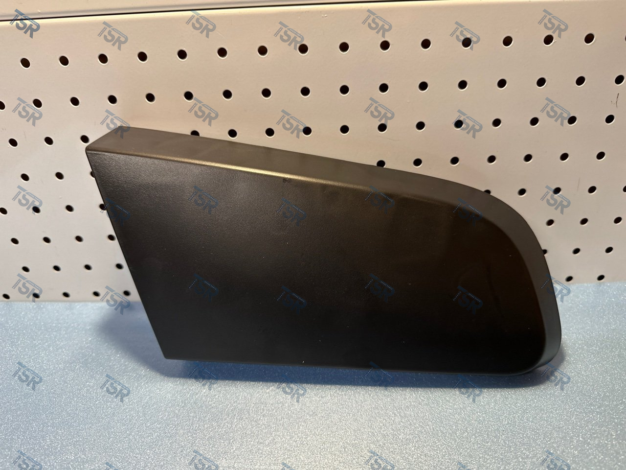 Крышка кронштейна зеркала