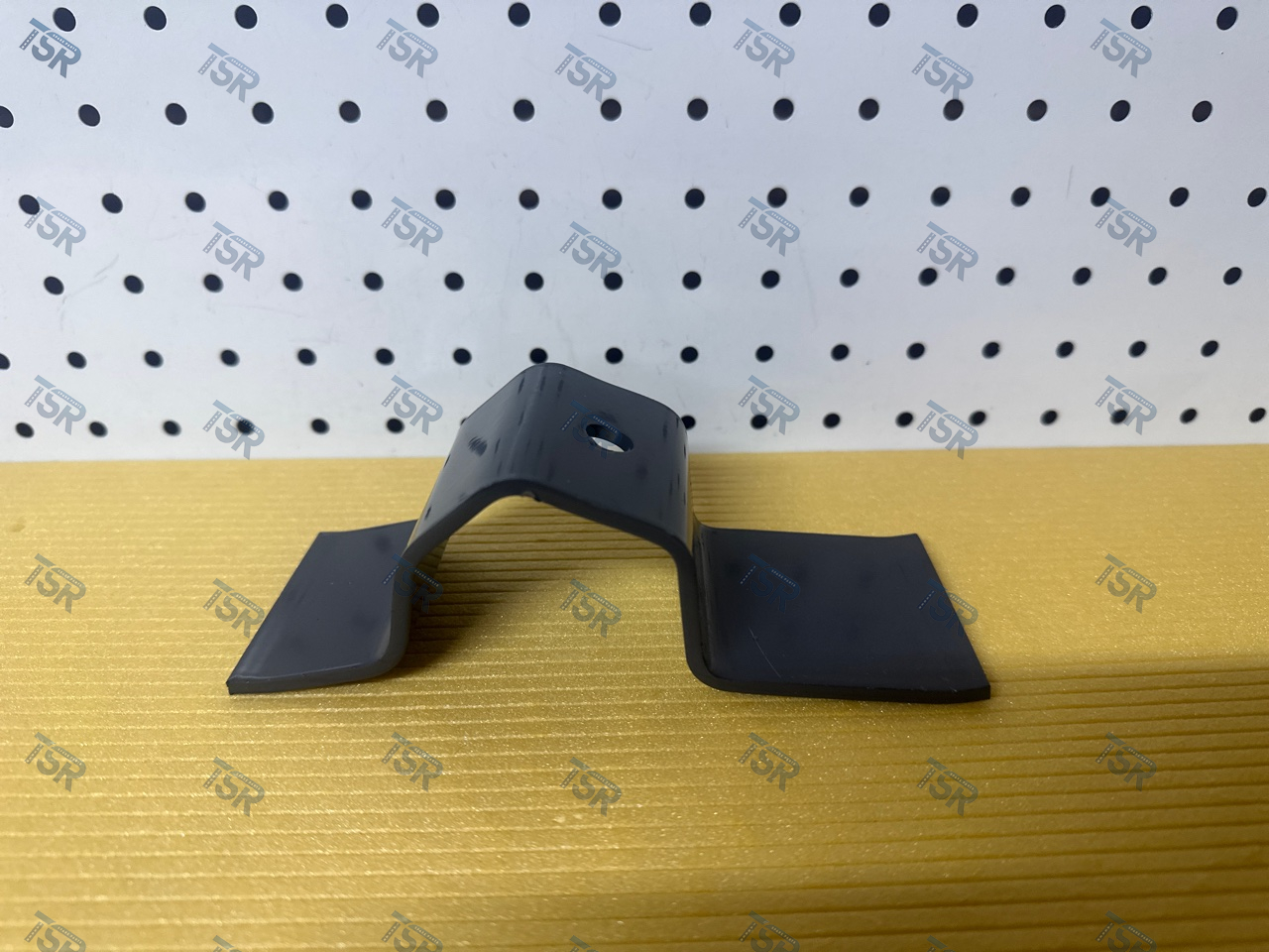 Кронштейн крепления крыла