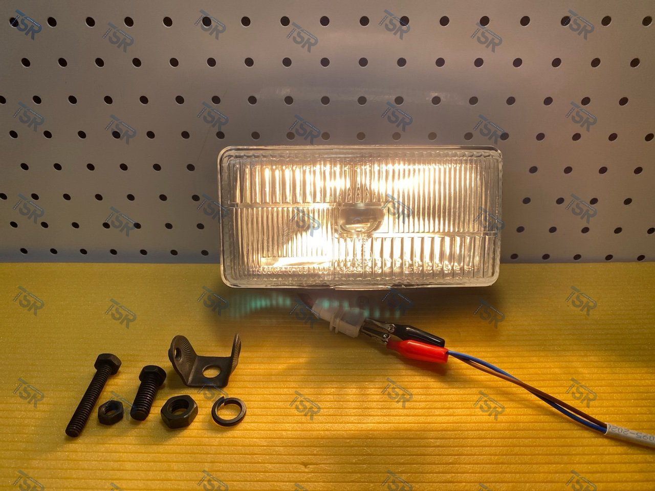 Фара противотуманная левая