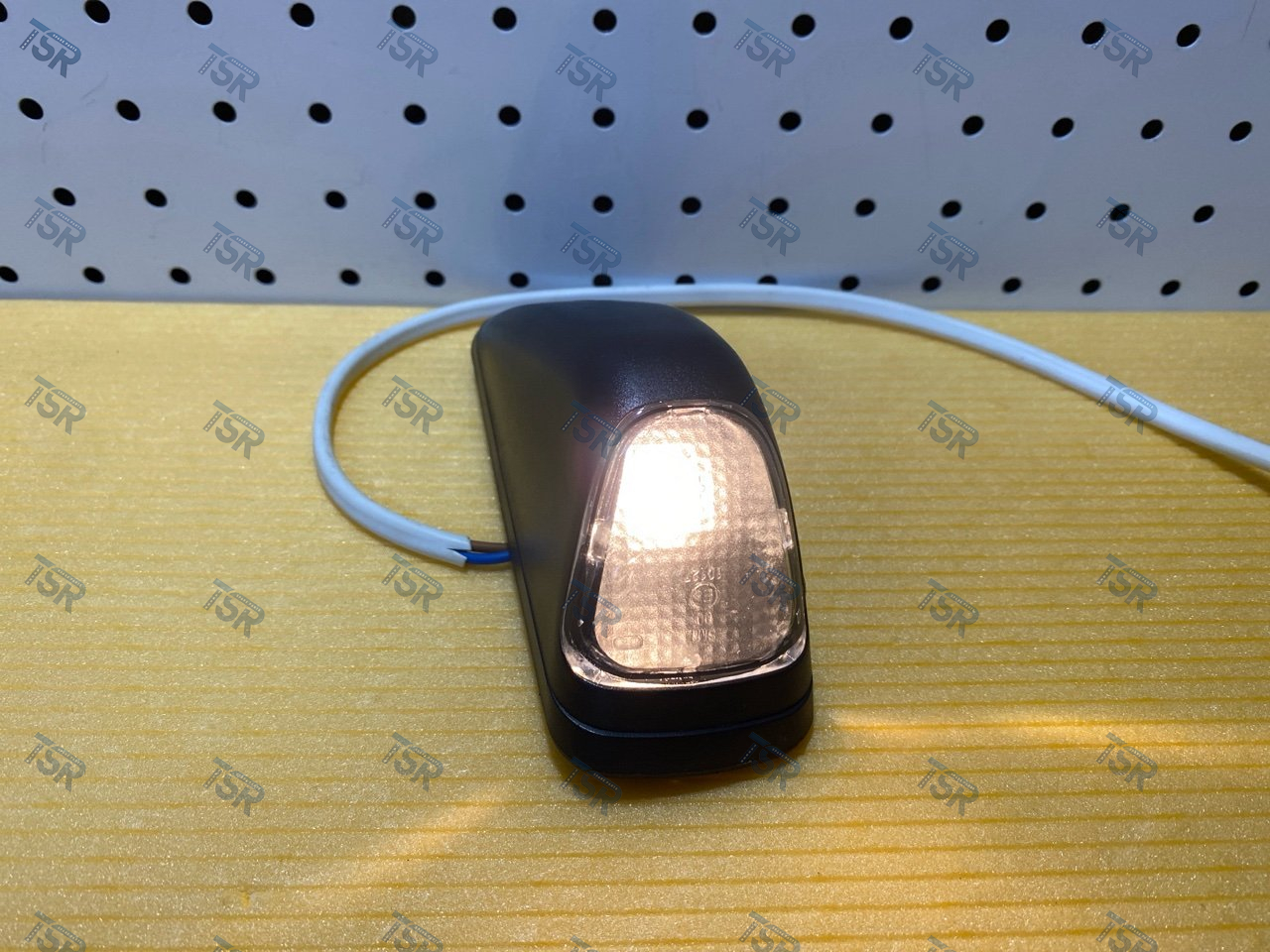 Фонарь габаритный левый