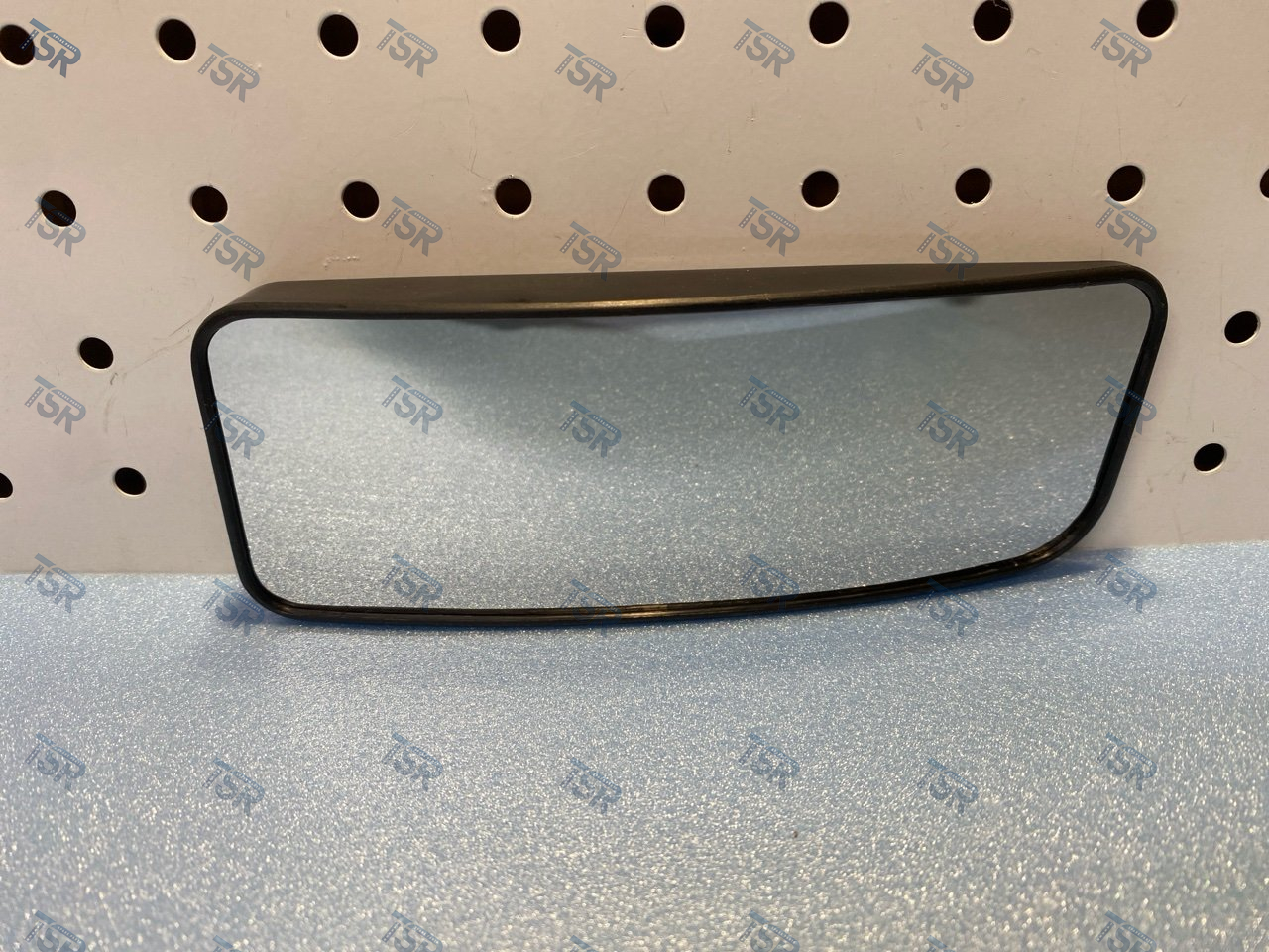 Стекло зеркала правого нижнего без обогрева