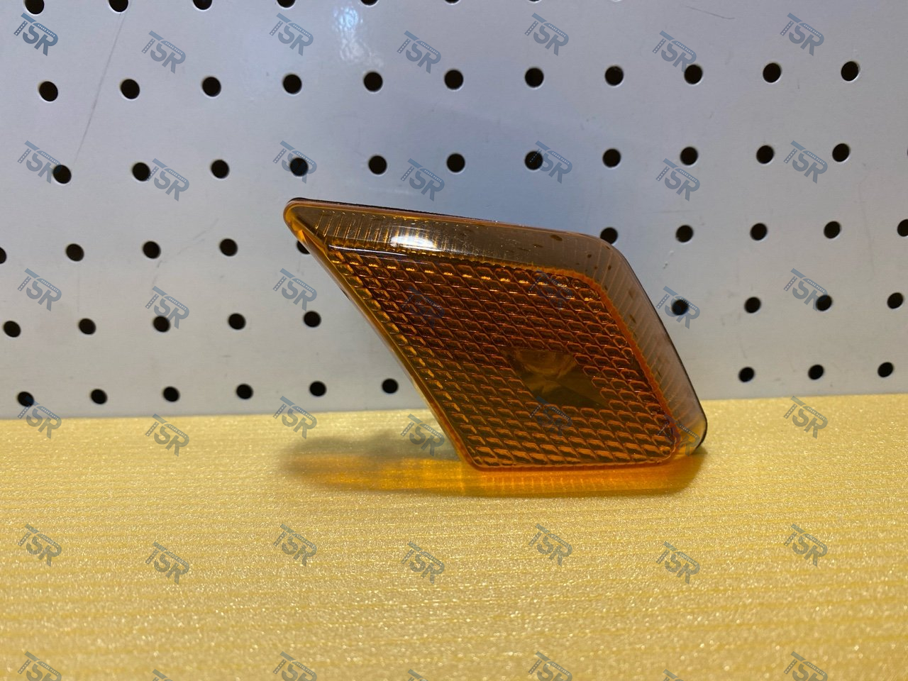 Фонарь указателя поворота правый