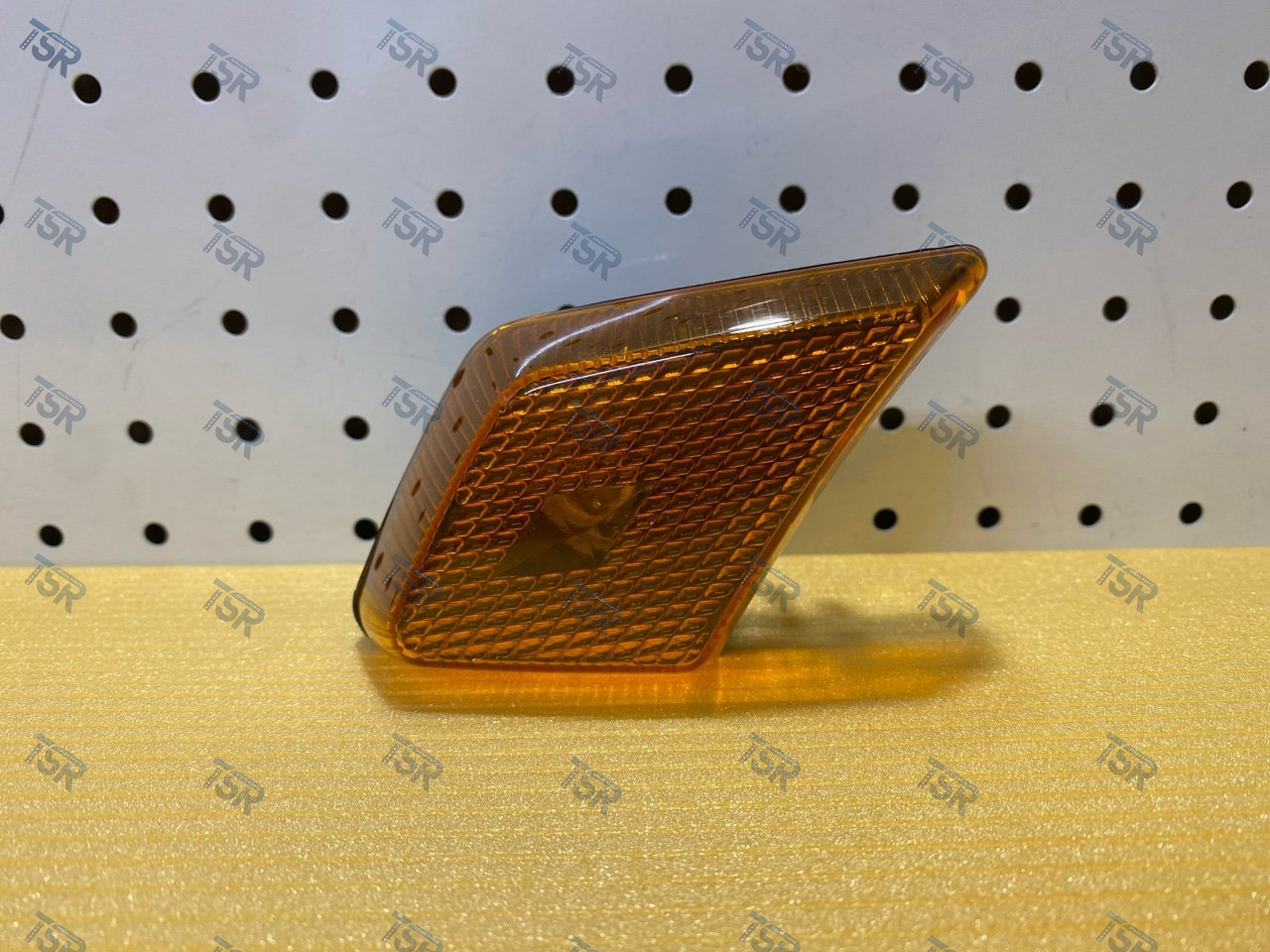 Фонарь указателя поворота левый