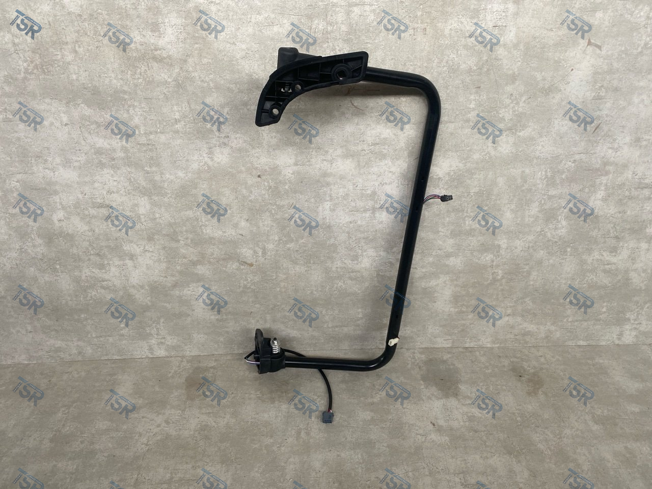 Кронштейн зеркала заднего вида