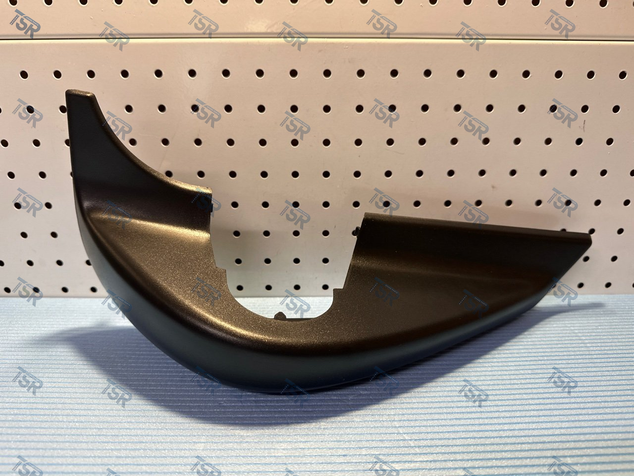 Крышка кронштейна зеркала