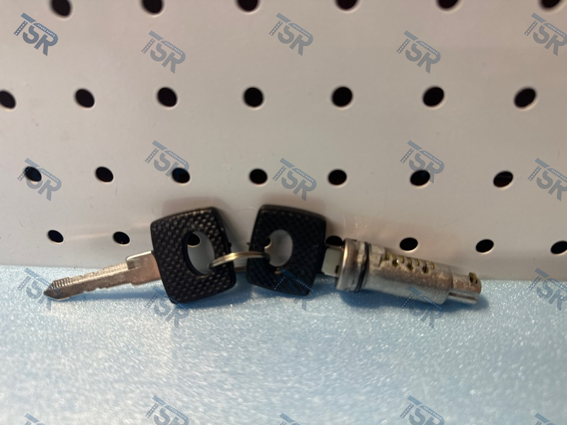 Личинка замка двери (1 личинка, 2ключа)