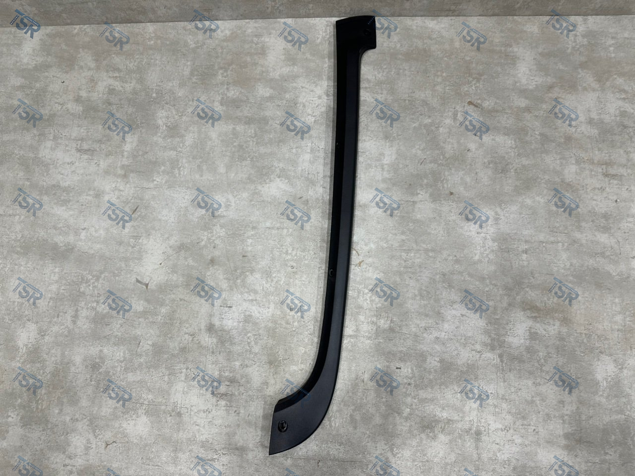 Накладка декоративная стойки кабины левая
