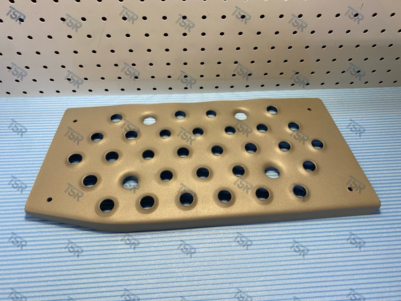 Подножка нижняя левая