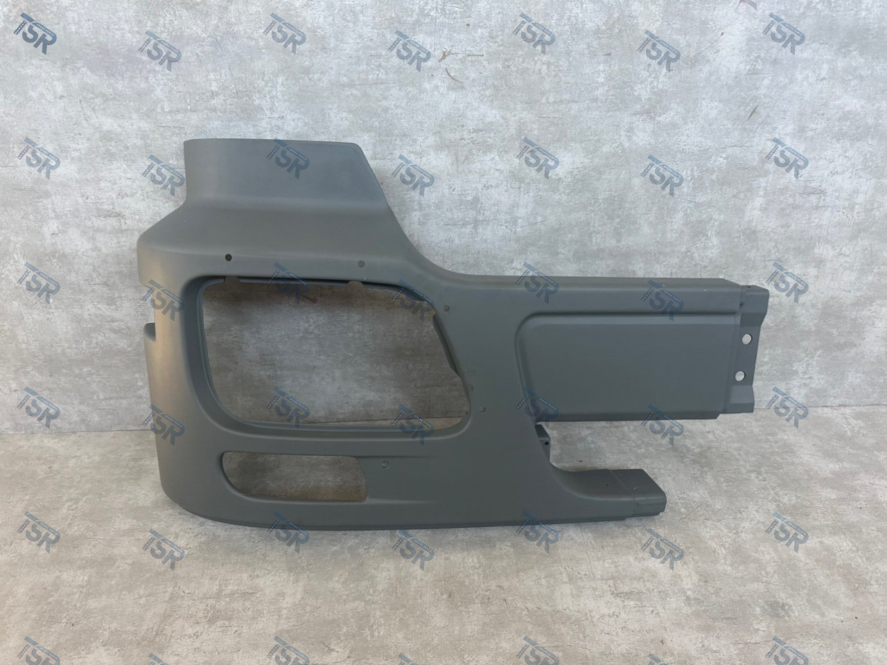 Угол бампер правый