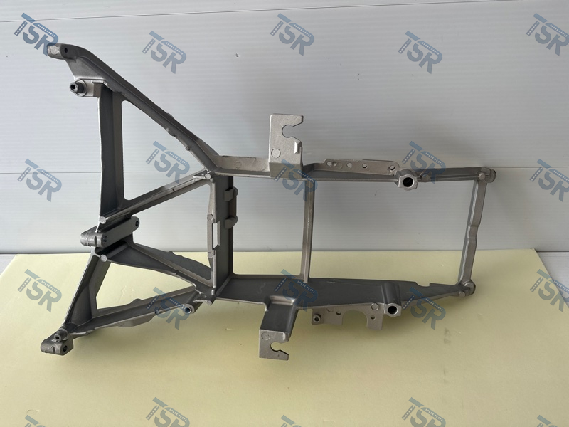 Кронштейн фары левый