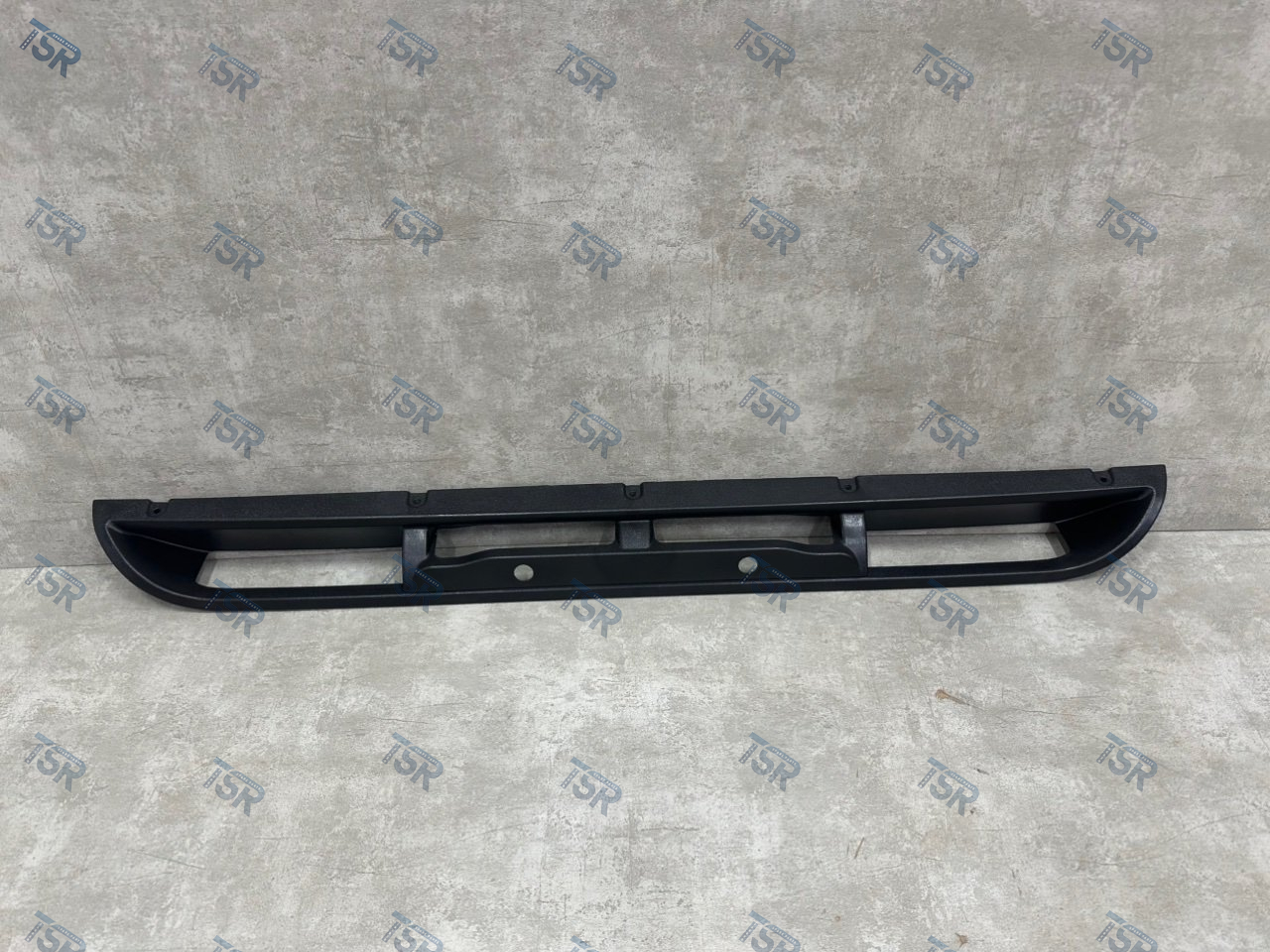 Решетка бампера нижняя